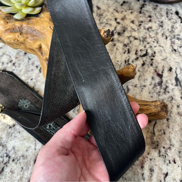 Black Leather Belt with Gold Accent - Picture 4 of 7